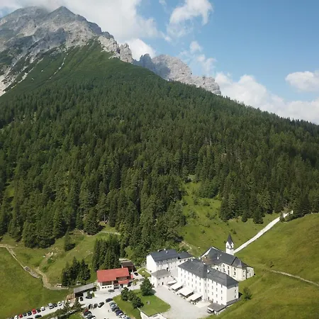 Maria Waldrast Country house